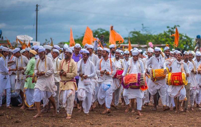 लाखो वारकरी मतदानाला मुकणार का?