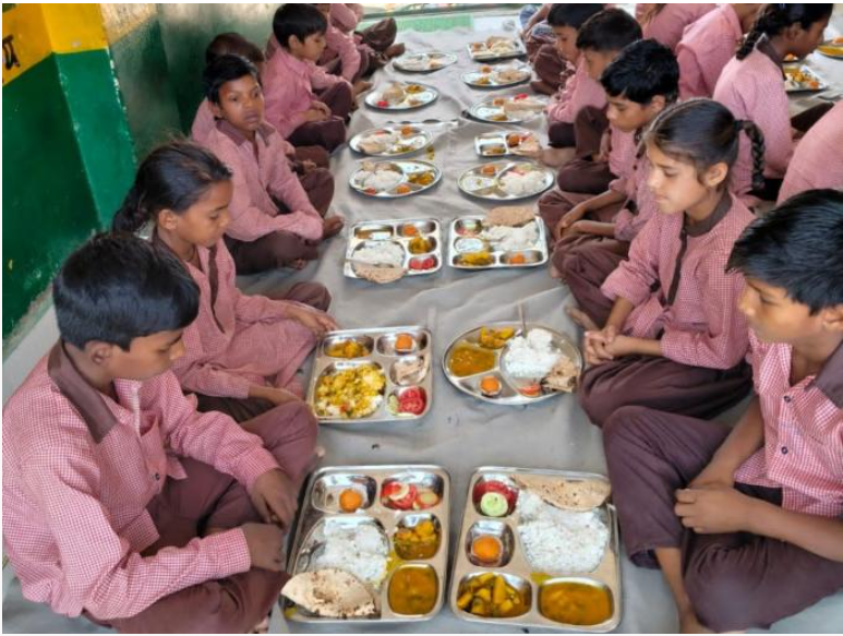 पुण्यात व्यावसायिक गॅस सिलिंडरचा तुटवडा; शाळांमधील पोषण आहार योजना अडचणीत